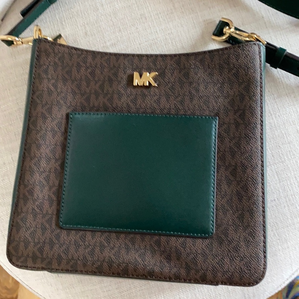 Michael Kors Gloria Pocket Crossbody